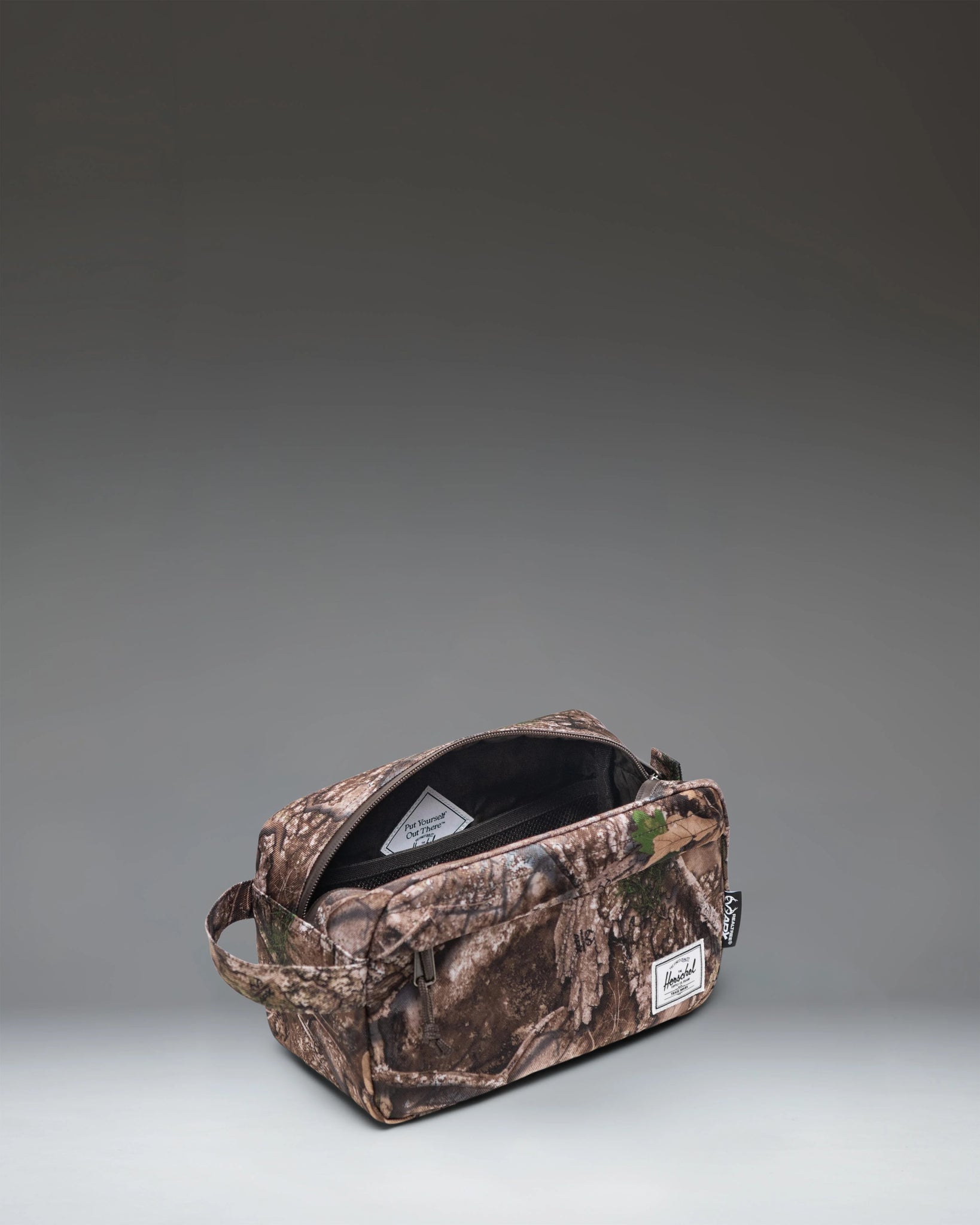 Herschel Realtree Chapter Travel Kit Realtree APX