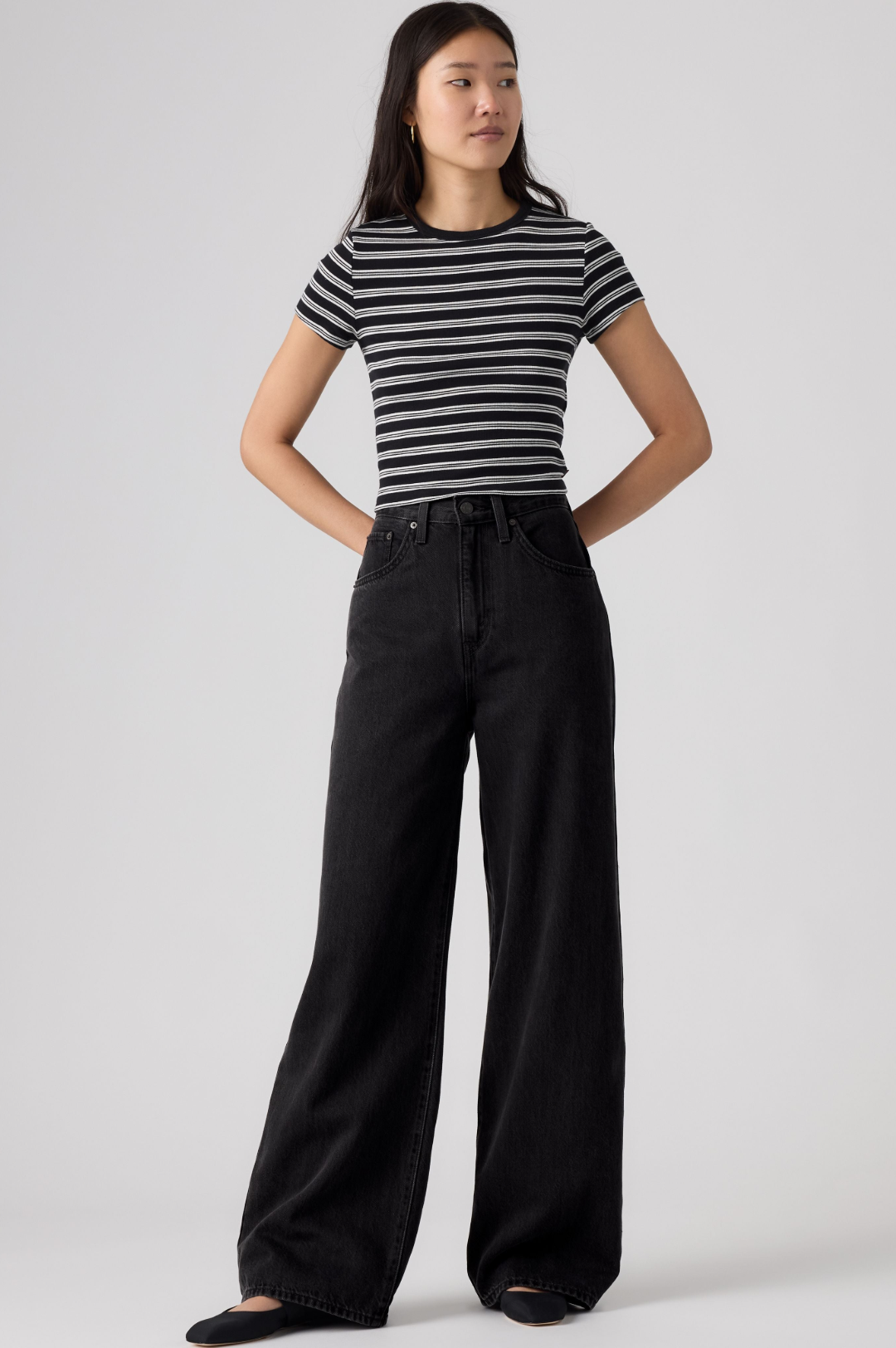Levi’s Cinch Baggy Lightweight Women Capturing Moments