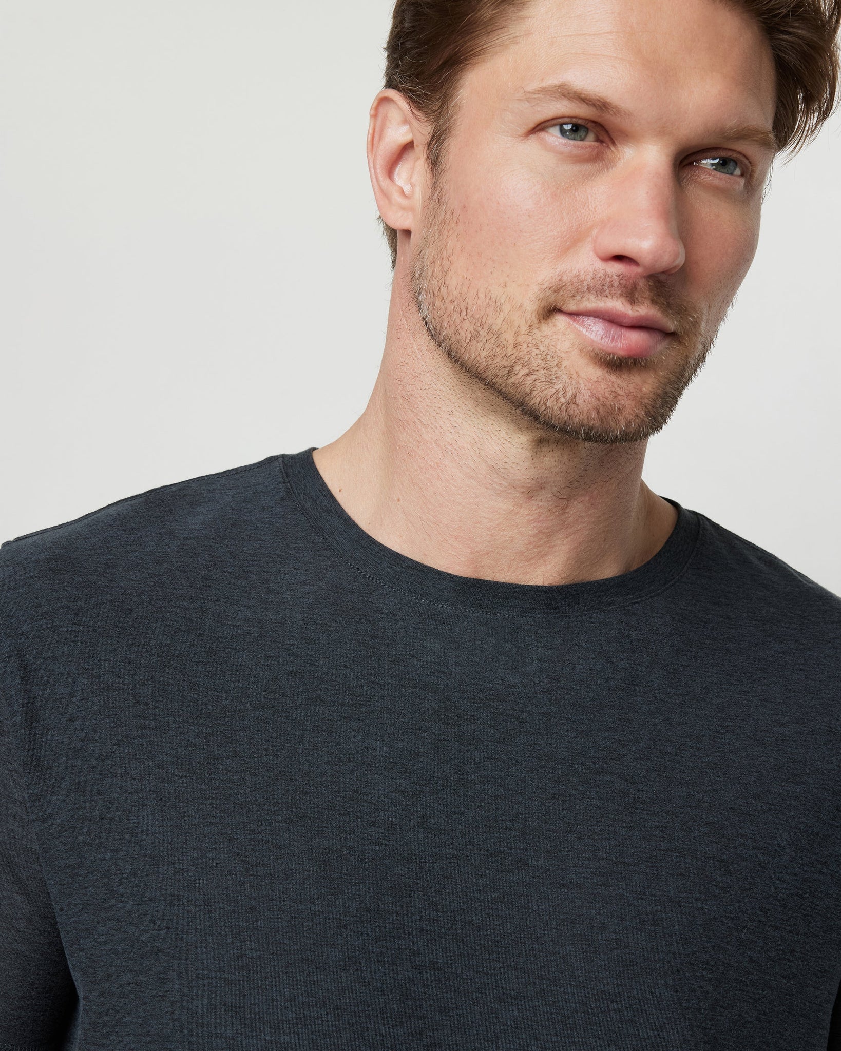 Vuori Strato Tech Tee Men Heather Charcoal
