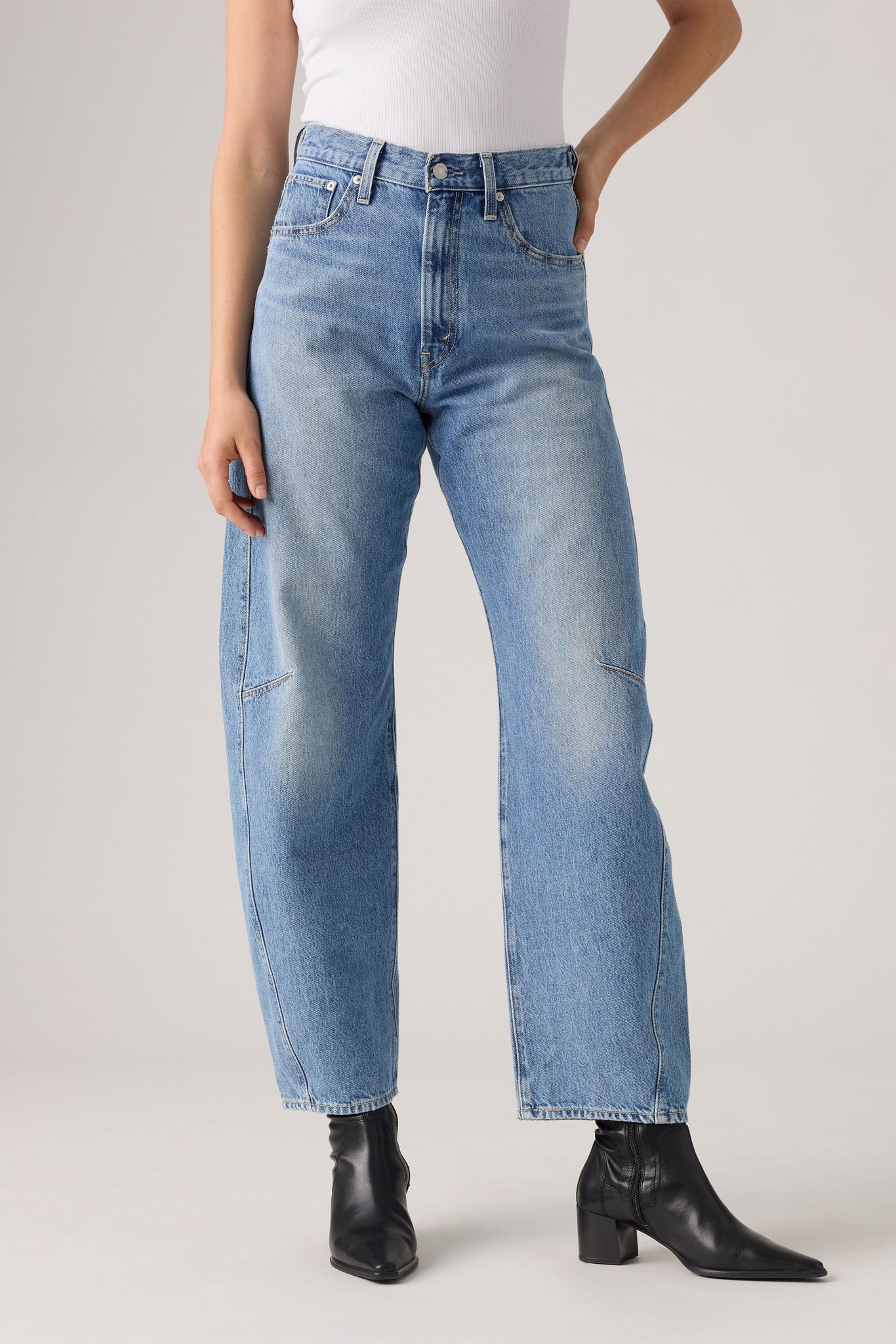 Levi's Cinch Barrel Jeans Women Let Love In