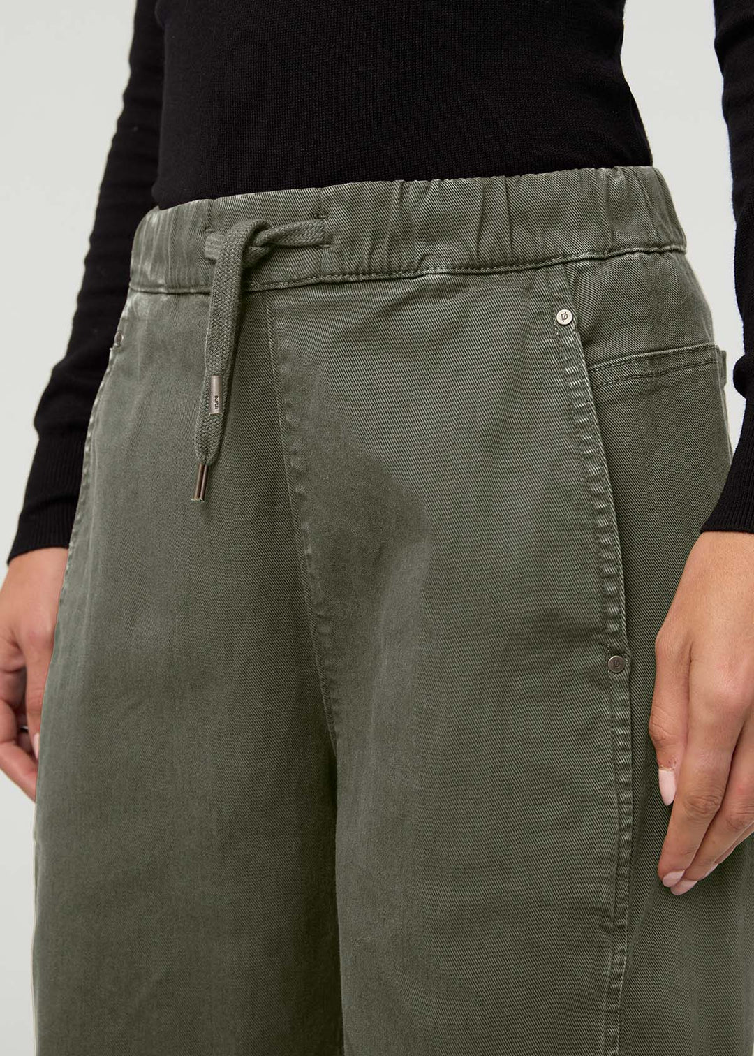 Duer FlexTwill Barrel Pull On Pant Women Thyme