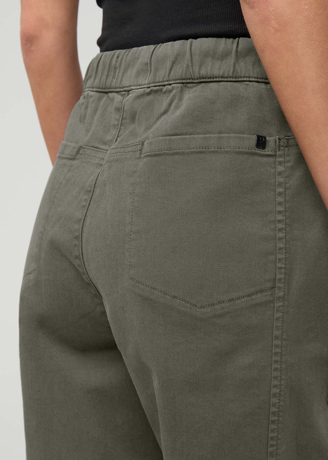 Duer FlexTwill Barrel Pull On Pant Women Thyme