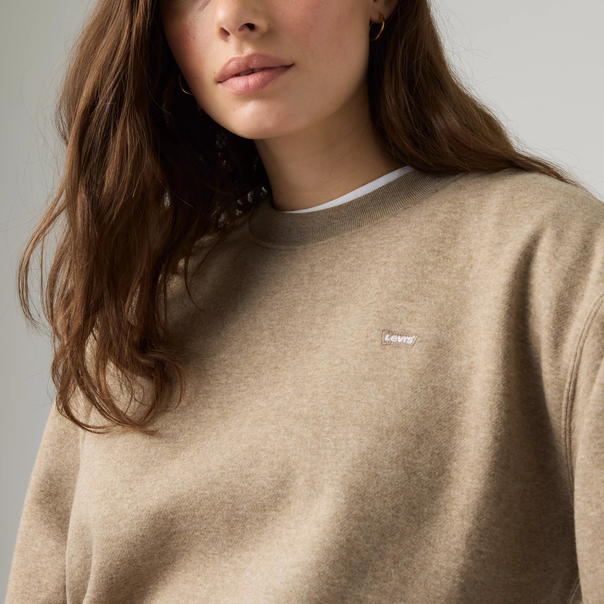 Levi's Everyday Crewneck Sweatshirt Women Taupe Grey