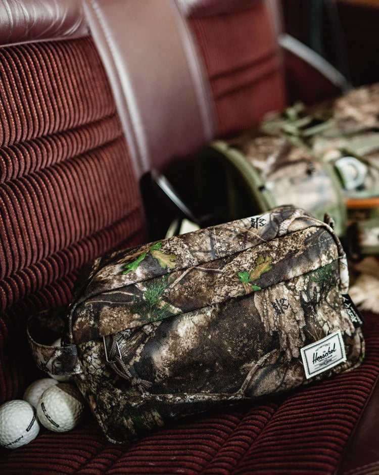 Herschel Realtree Chapter Travel Kit Realtree APX